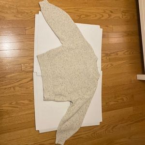 H & m EXTRA SMALL WHITE WOOL SWEATER